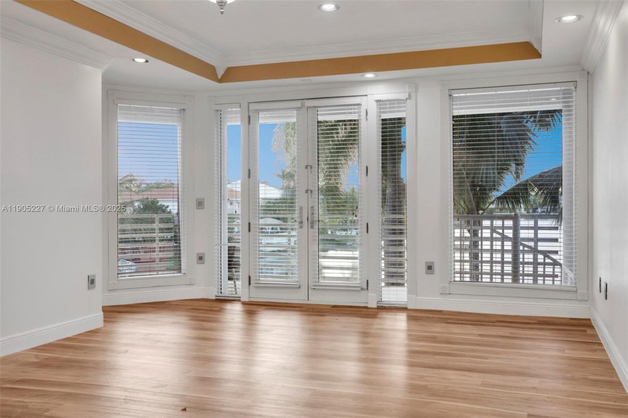 16232 NW 79th Ave, Miami Lakes, FL 33016 Photo