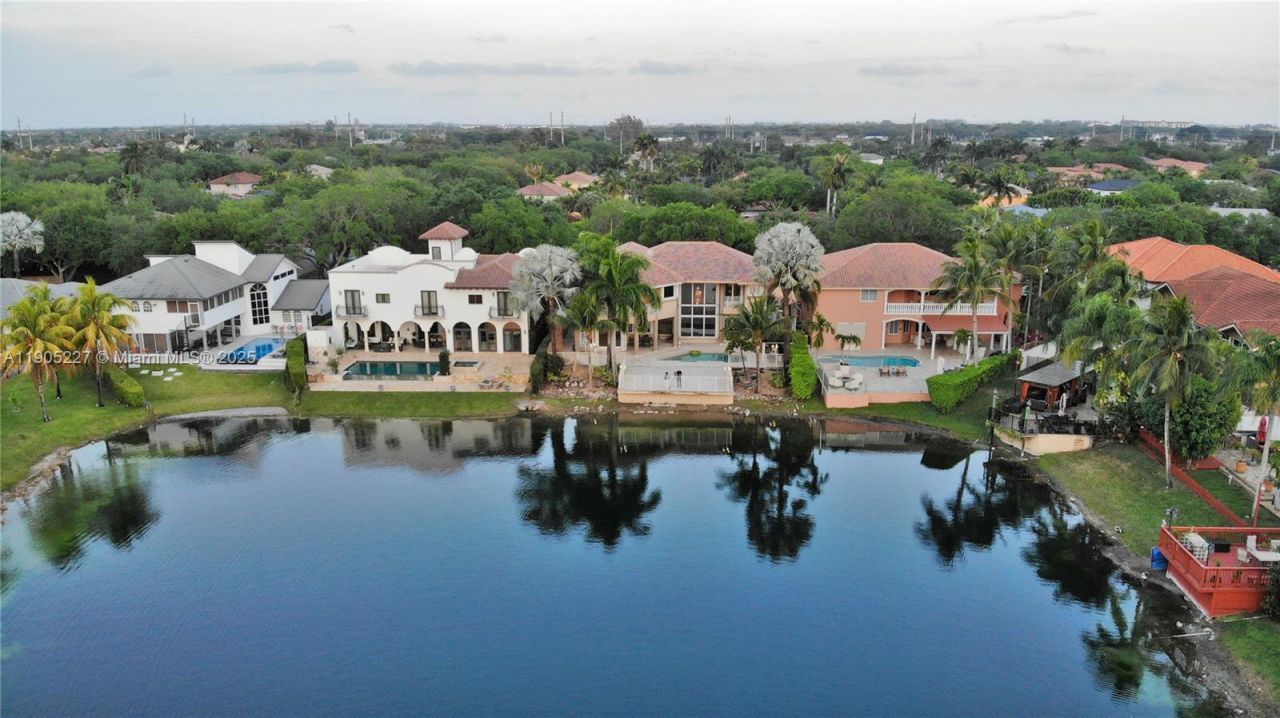 16232 NW 79th Ave, Miami Lakes, FL 33016 Photo