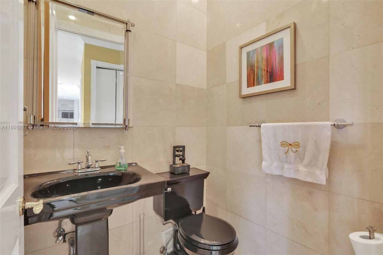 16232 NW 79th Ave, Miami Lakes, FL 33016 Photo