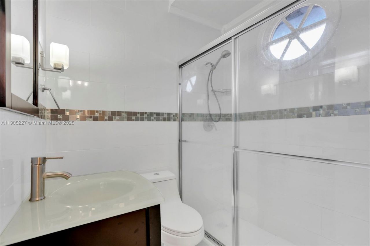 16232 NW 79th Ave, Miami Lakes, FL 33016 Photo