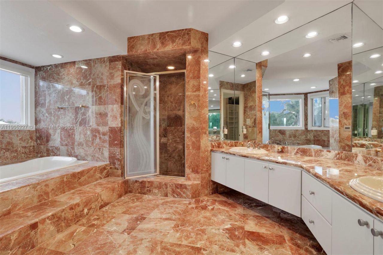 16232 NW 79th Ave, Miami Lakes, FL 33016 Photo