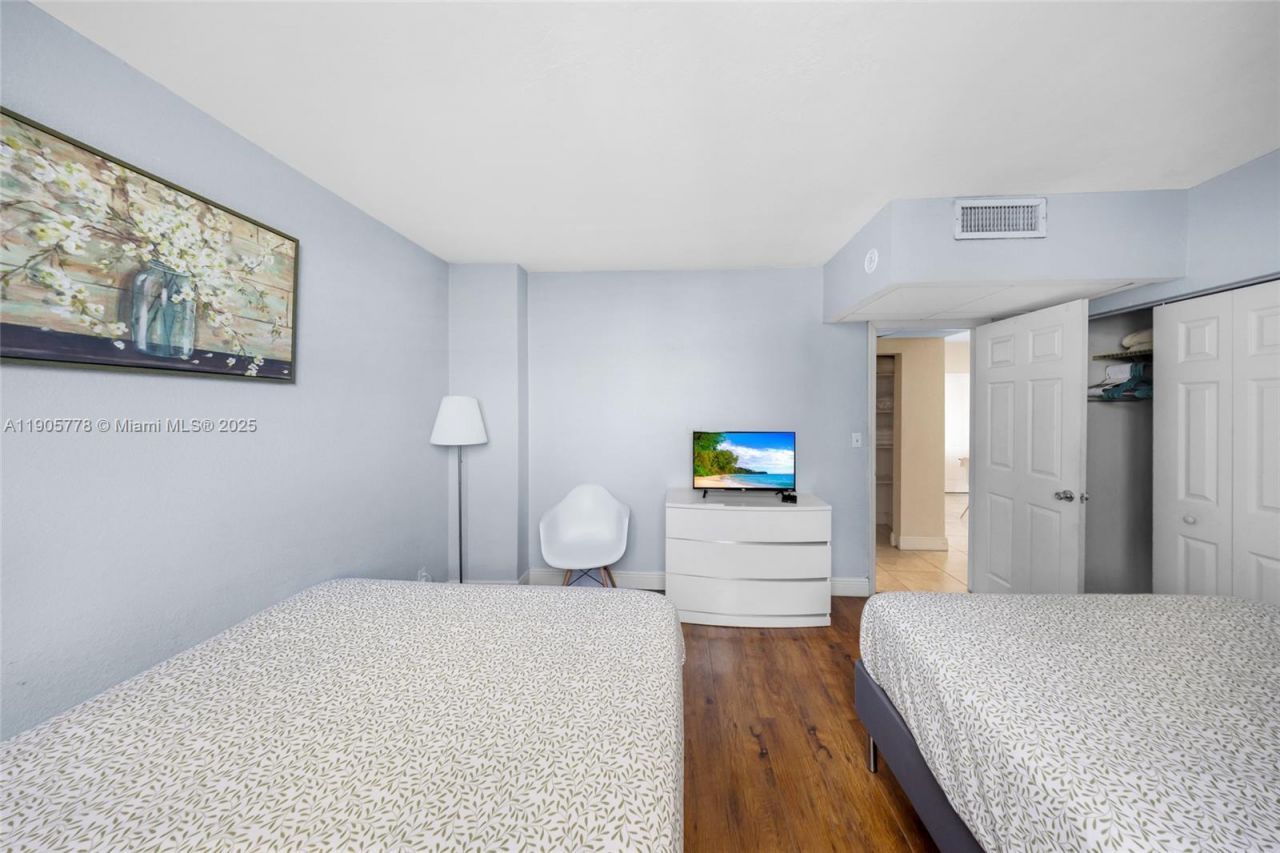3801 S Ocean Dr, Unit 15R, Hollywood, FL 33019 Photo
