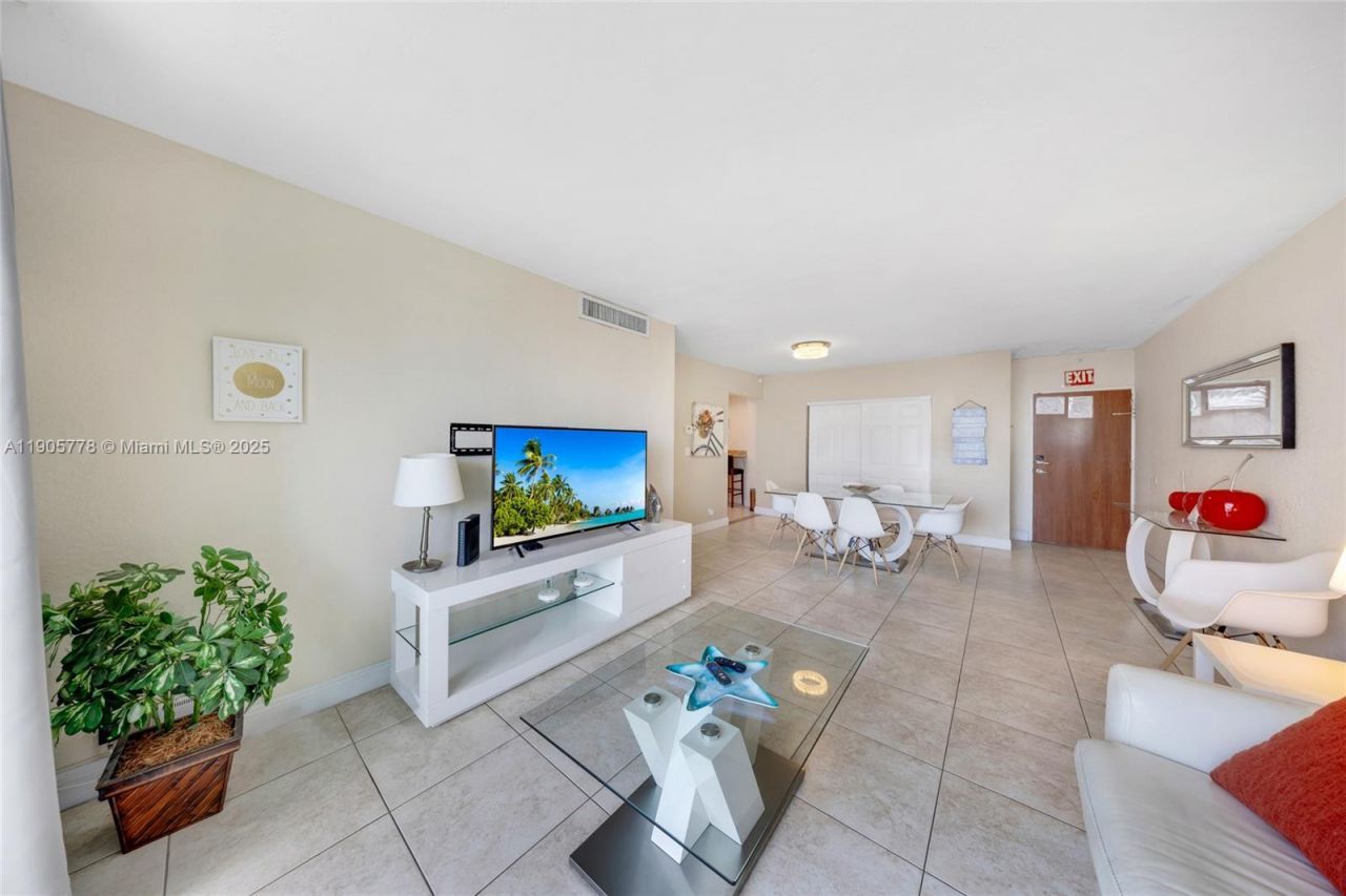 3801 S Ocean Dr, Unit 15R, Hollywood, FL 33019 Photo