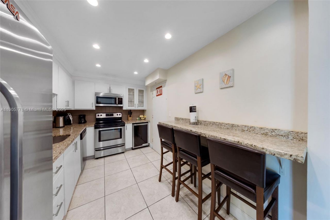 3801 S Ocean Dr, Unit 15R, Hollywood, FL 33019 Photo