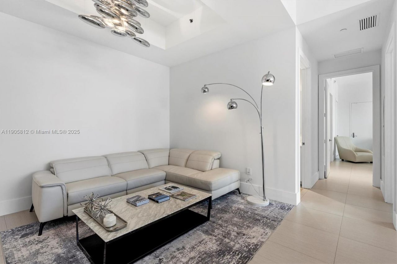 15811 Collins Ave, Unit 3405, Sunny Isles Beach, FL 33160 Photo