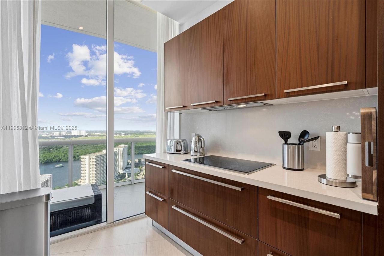 15811 Collins Ave, Unit 3405, Sunny Isles Beach, FL 33160 Photo