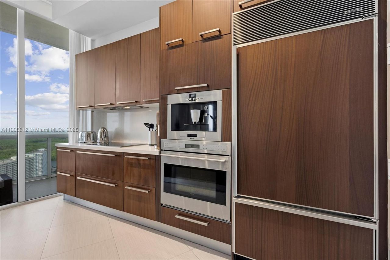 15811 Collins Ave, Unit 3405, Sunny Isles Beach, FL 33160 Photo