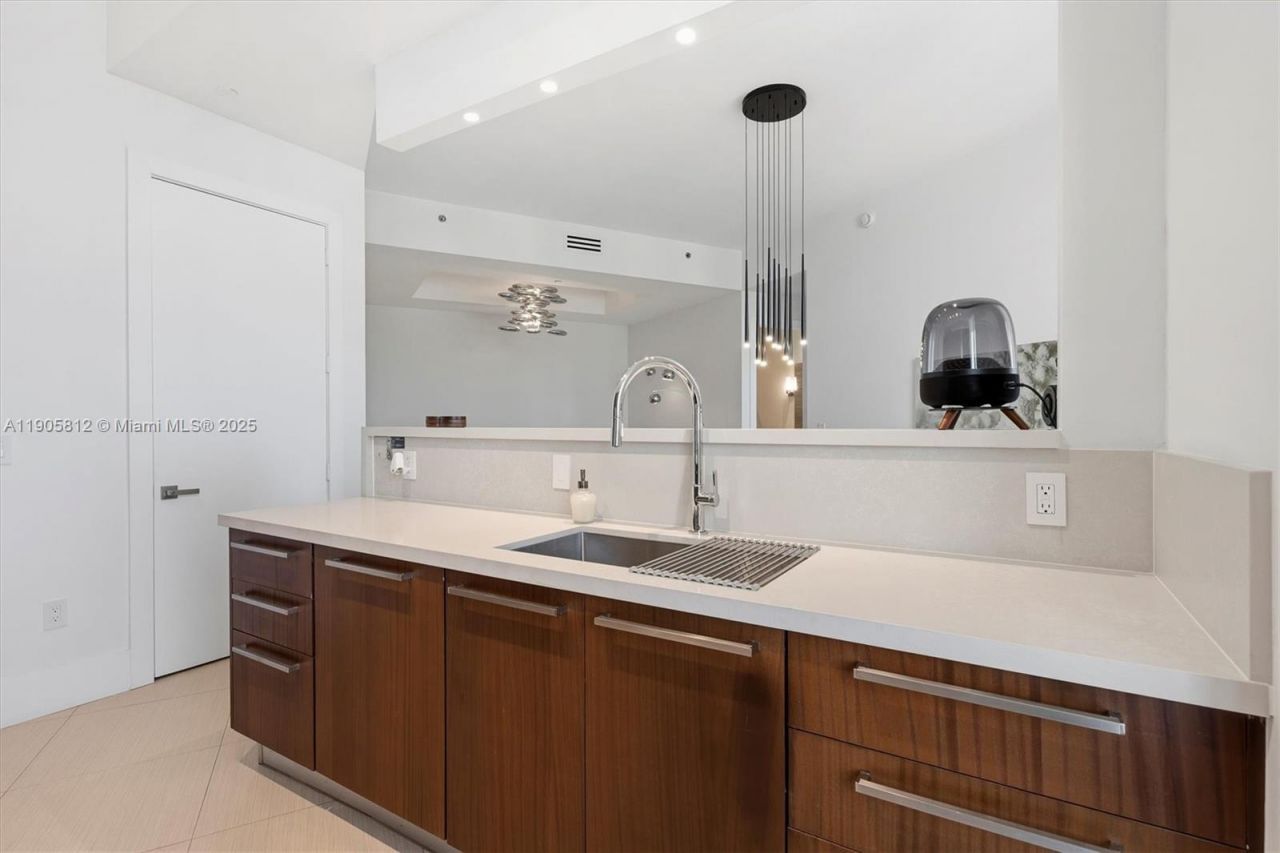 15811 Collins Ave, Unit 3405, Sunny Isles Beach, FL 33160 Photo