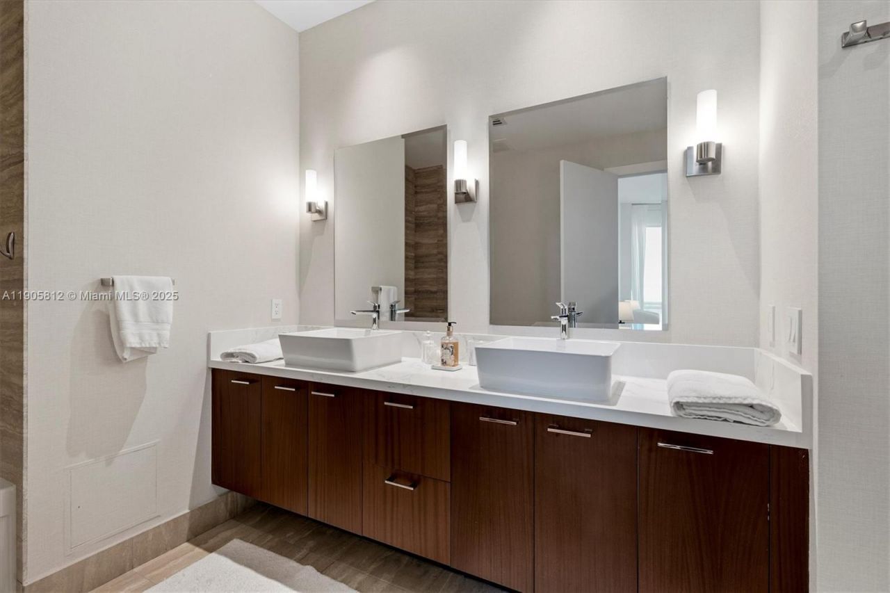 15811 Collins Ave, Unit 3405, Sunny Isles Beach, FL 33160 Photo