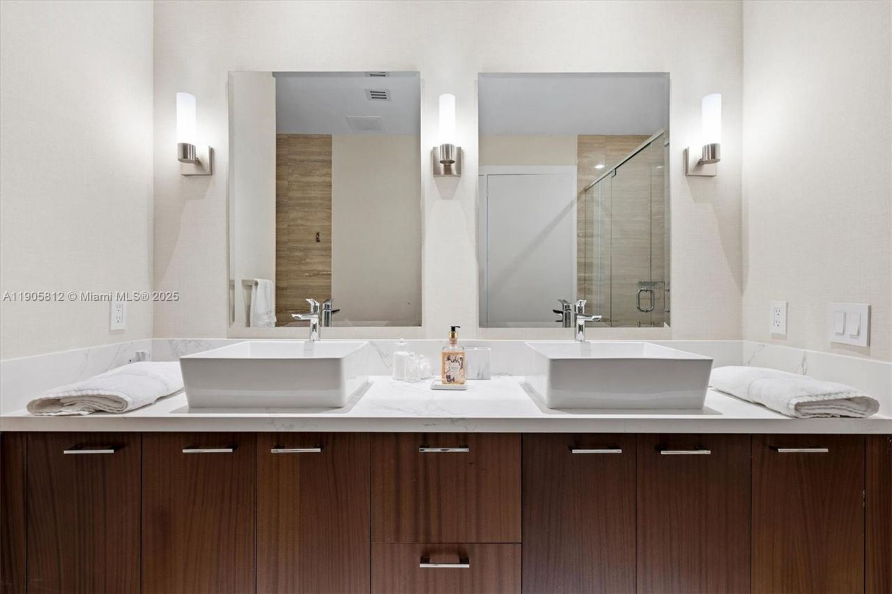 15811 Collins Ave, Unit 3405, Sunny Isles Beach, FL 33160 Photo