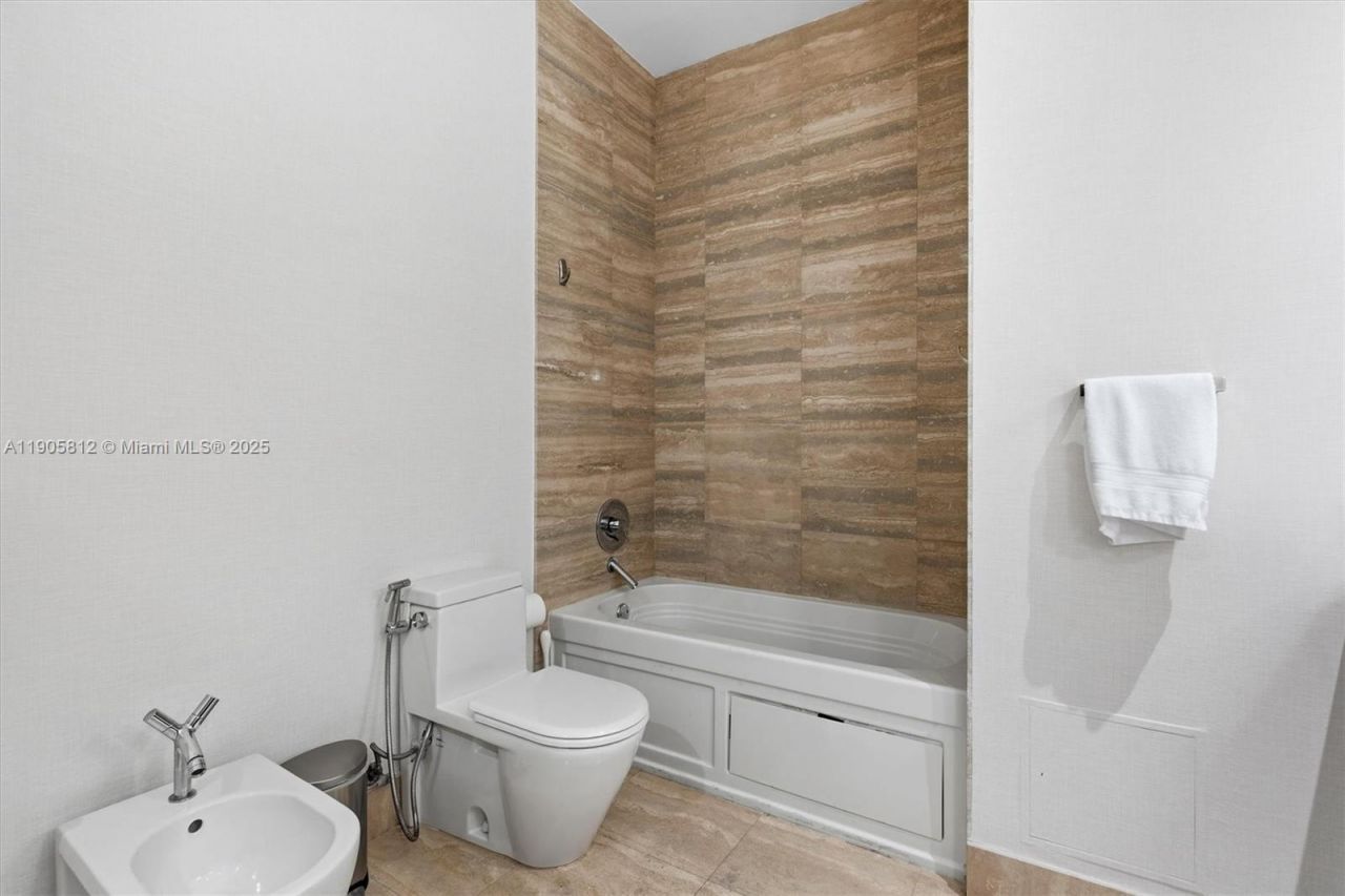 15811 Collins Ave, Unit 3405, Sunny Isles Beach, FL 33160 Photo