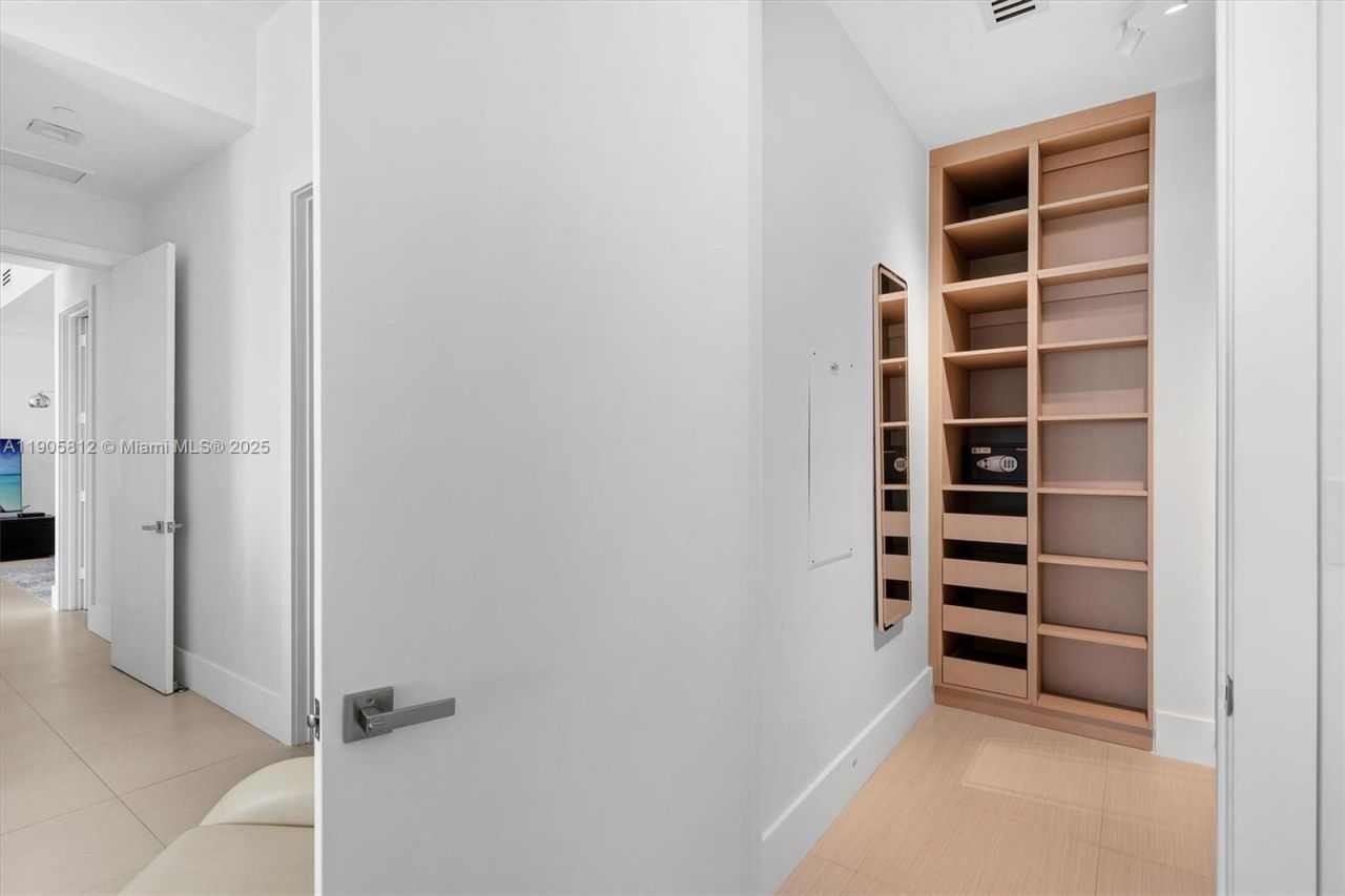 15811 Collins Ave, Unit 3405, Sunny Isles Beach, FL 33160 Photo