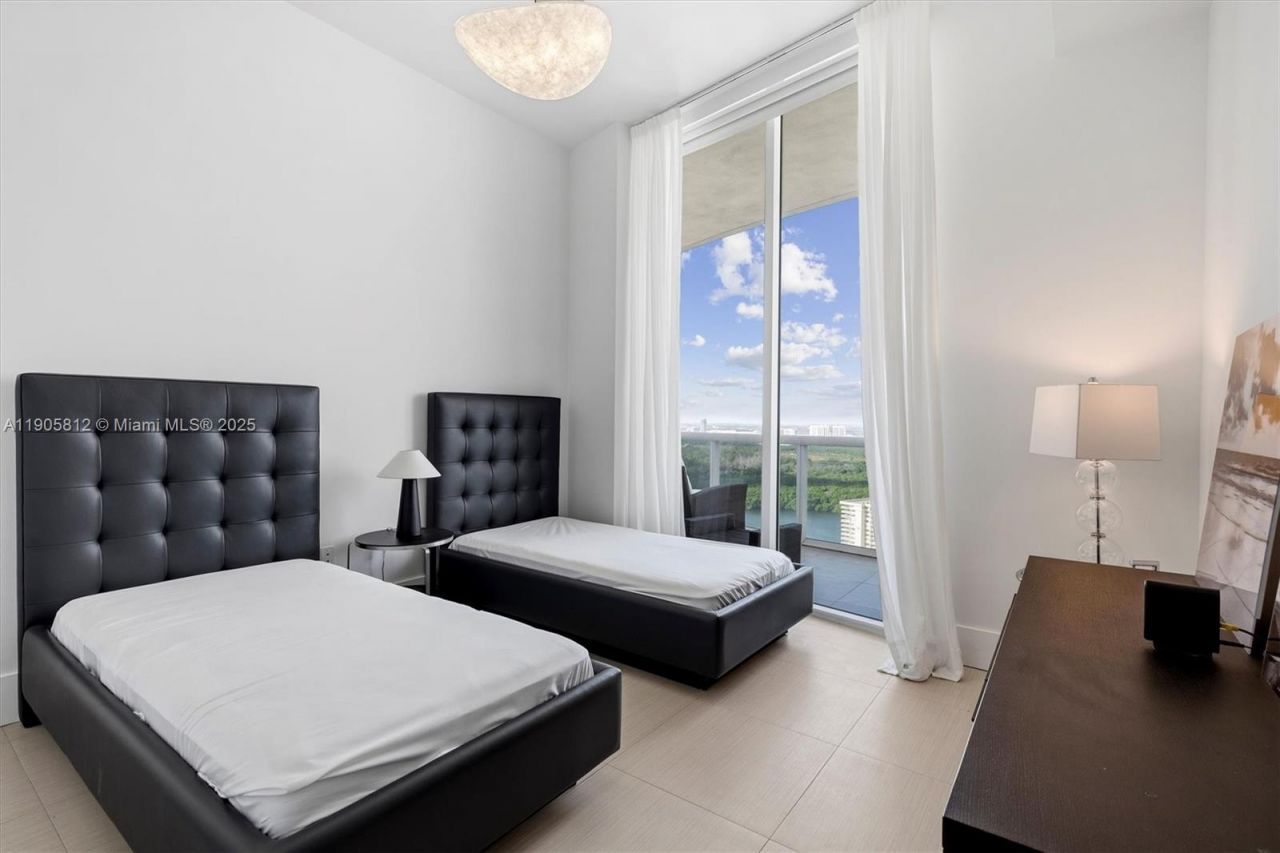 15811 Collins Ave, Unit 3405, Sunny Isles Beach, FL 33160 Photo