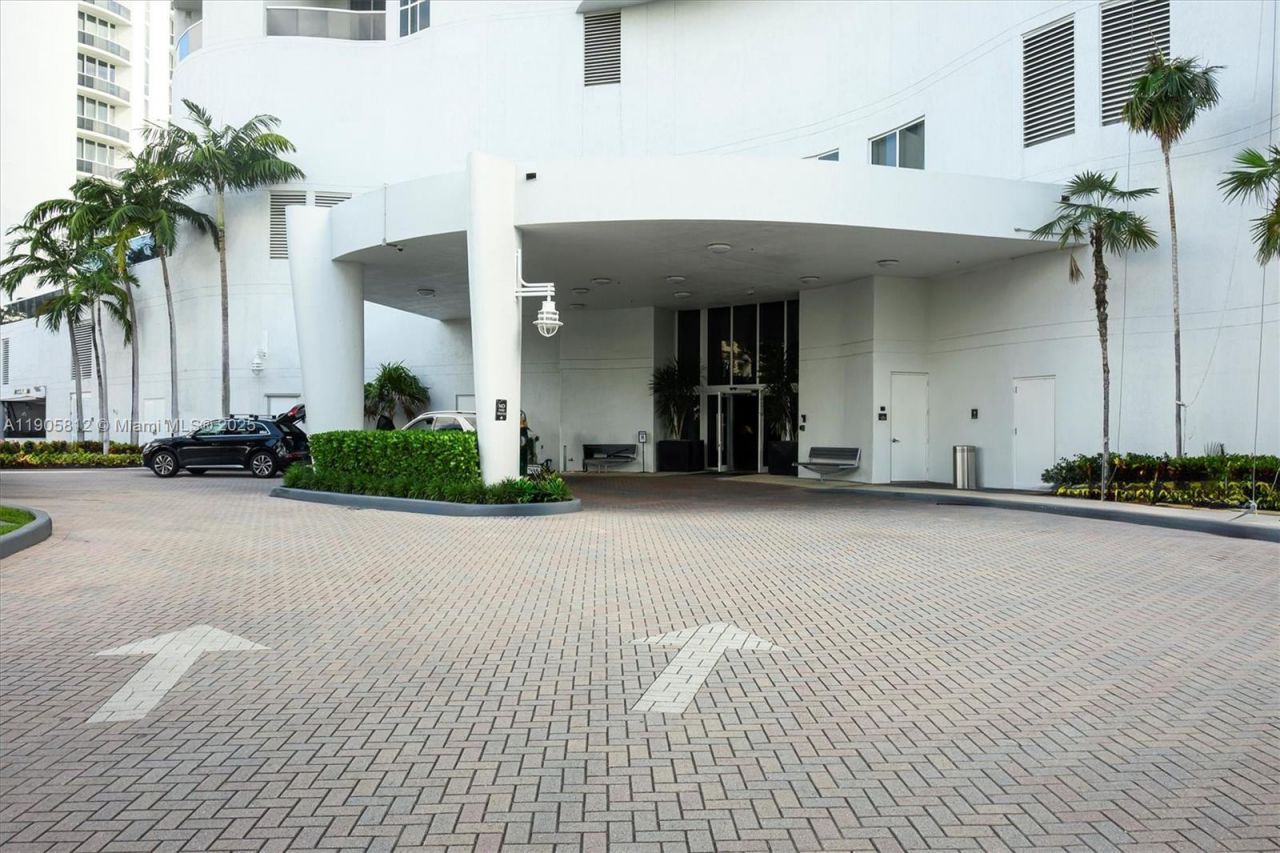 15811 Collins Ave, Unit 3405, Sunny Isles Beach, FL 33160 Photo