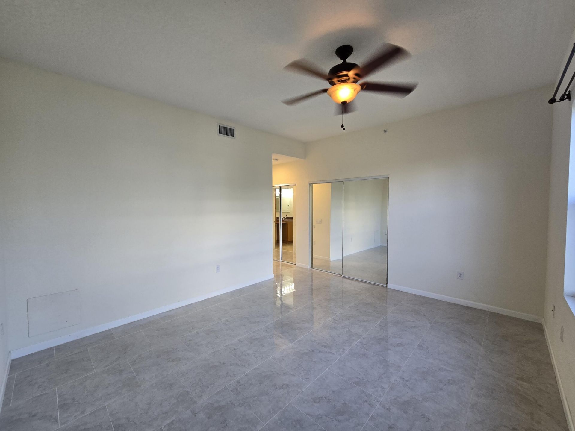 1640 Presidential Way, Unit 403, West Palm Beach, FL 33401 Photo