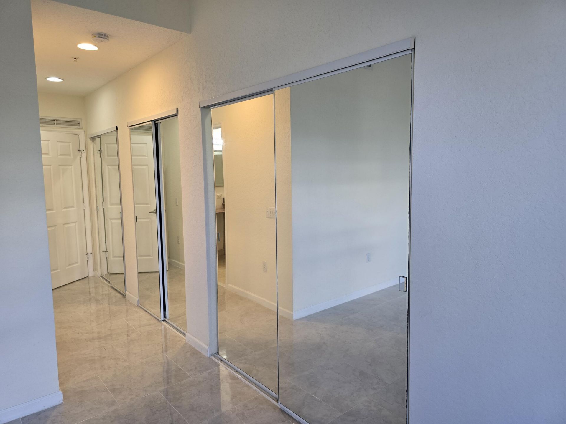 1640 Presidential Way, Unit 403, West Palm Beach, FL 33401 Photo