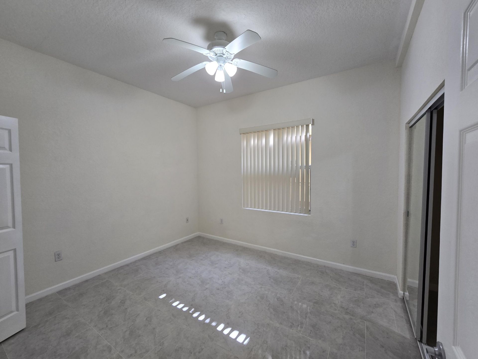 1640 Presidential Way, Unit 403, West Palm Beach, FL 33401 Photo