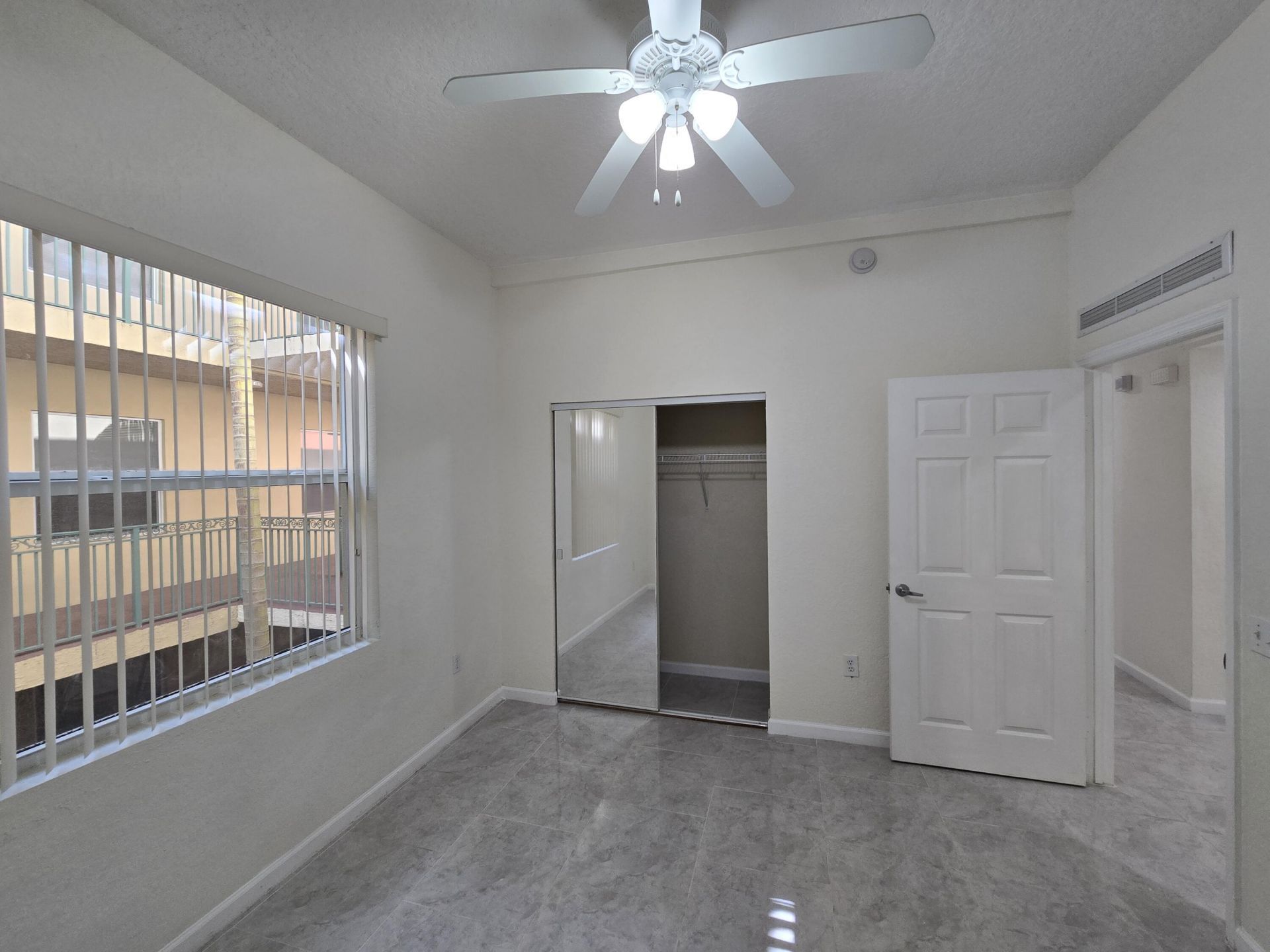 1640 Presidential Way, Unit 403, West Palm Beach, FL 33401 Photo