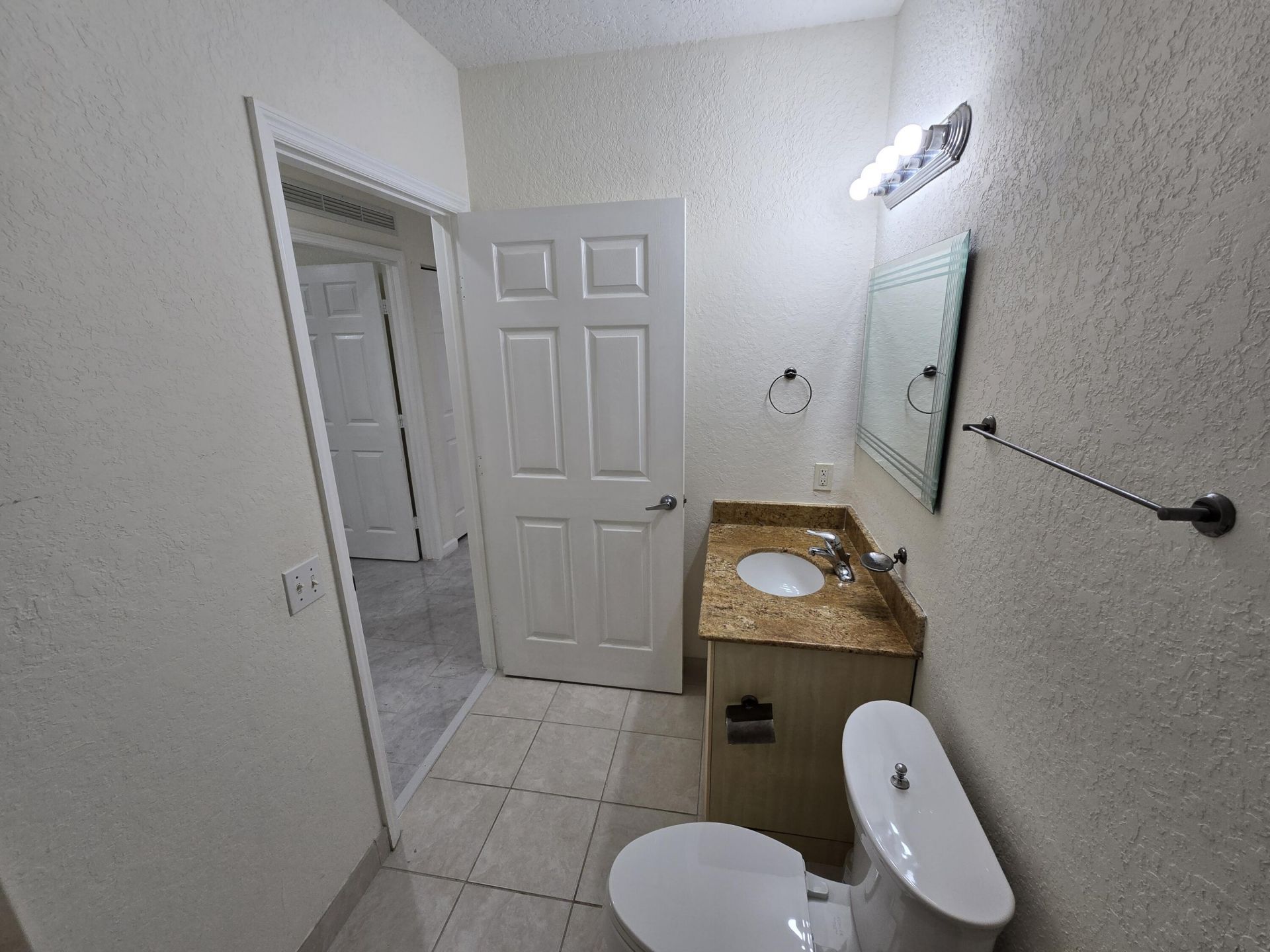 1640 Presidential Way, Unit 403, West Palm Beach, FL 33401 Photo