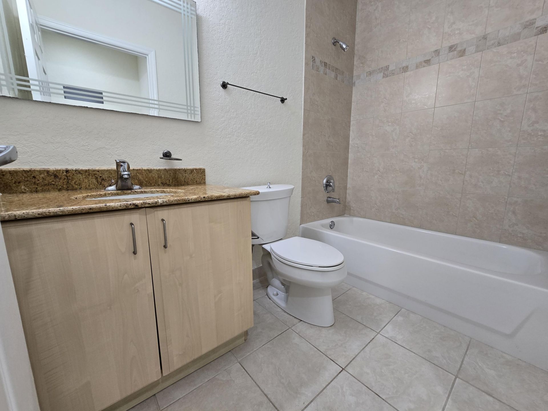 1640 Presidential Way, Unit 403, West Palm Beach, FL 33401 Photo