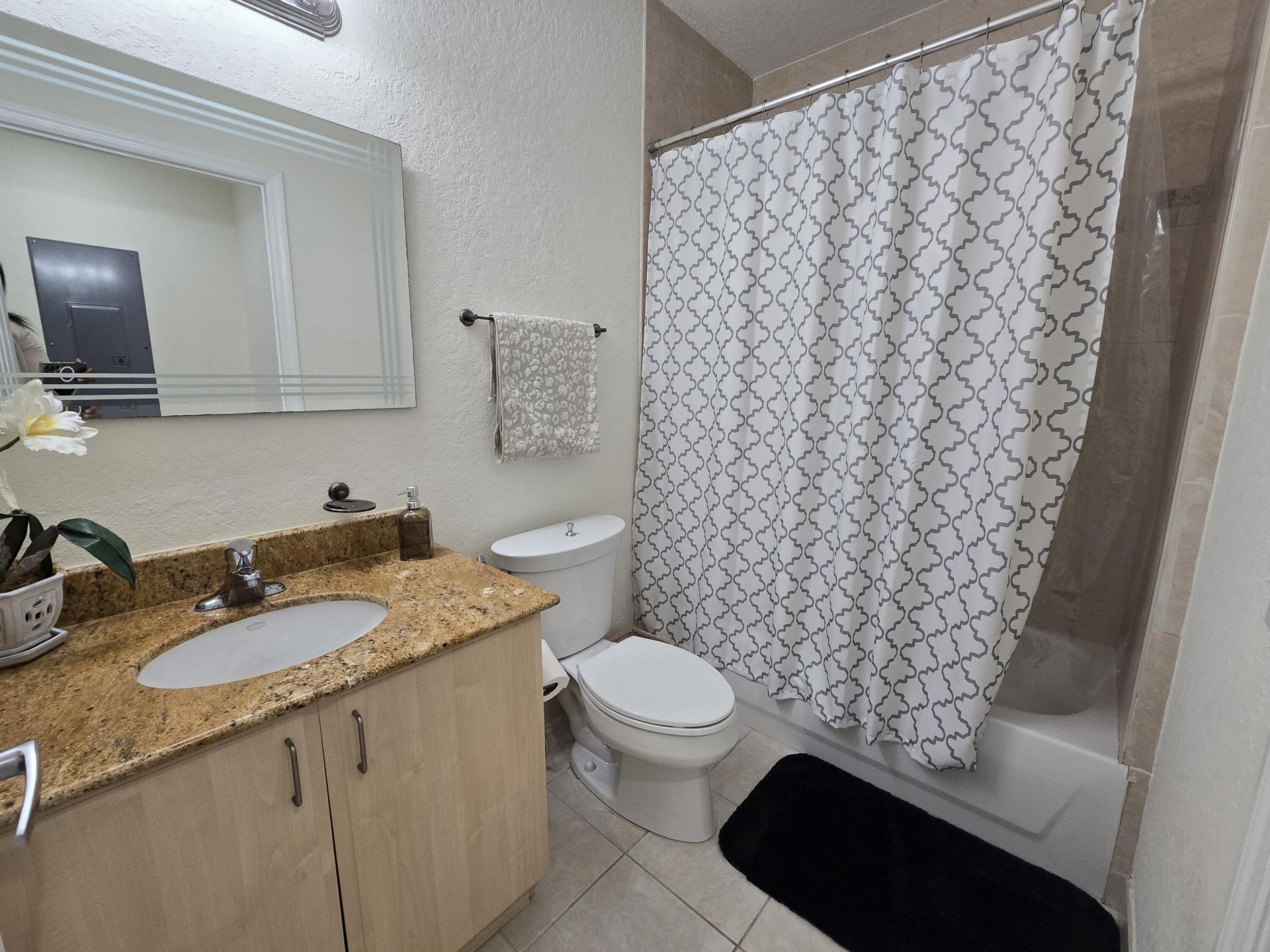 1640 Presidential Way, Unit 403, West Palm Beach, FL 33401 Photo