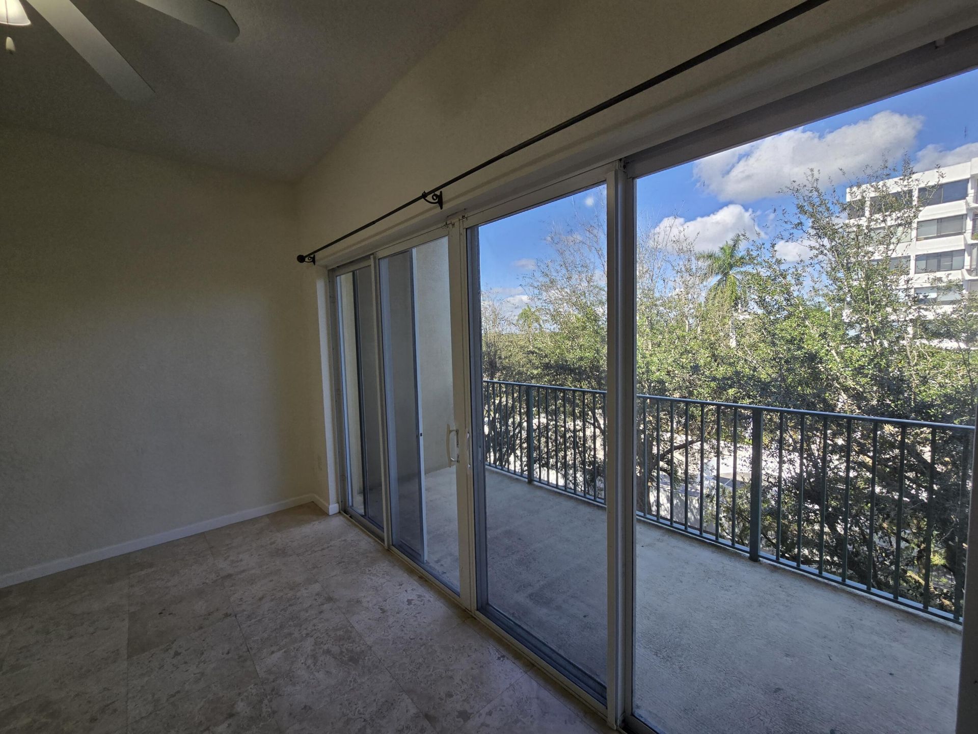 1640 Presidential Way, Unit 403, West Palm Beach, FL 33401 Photo