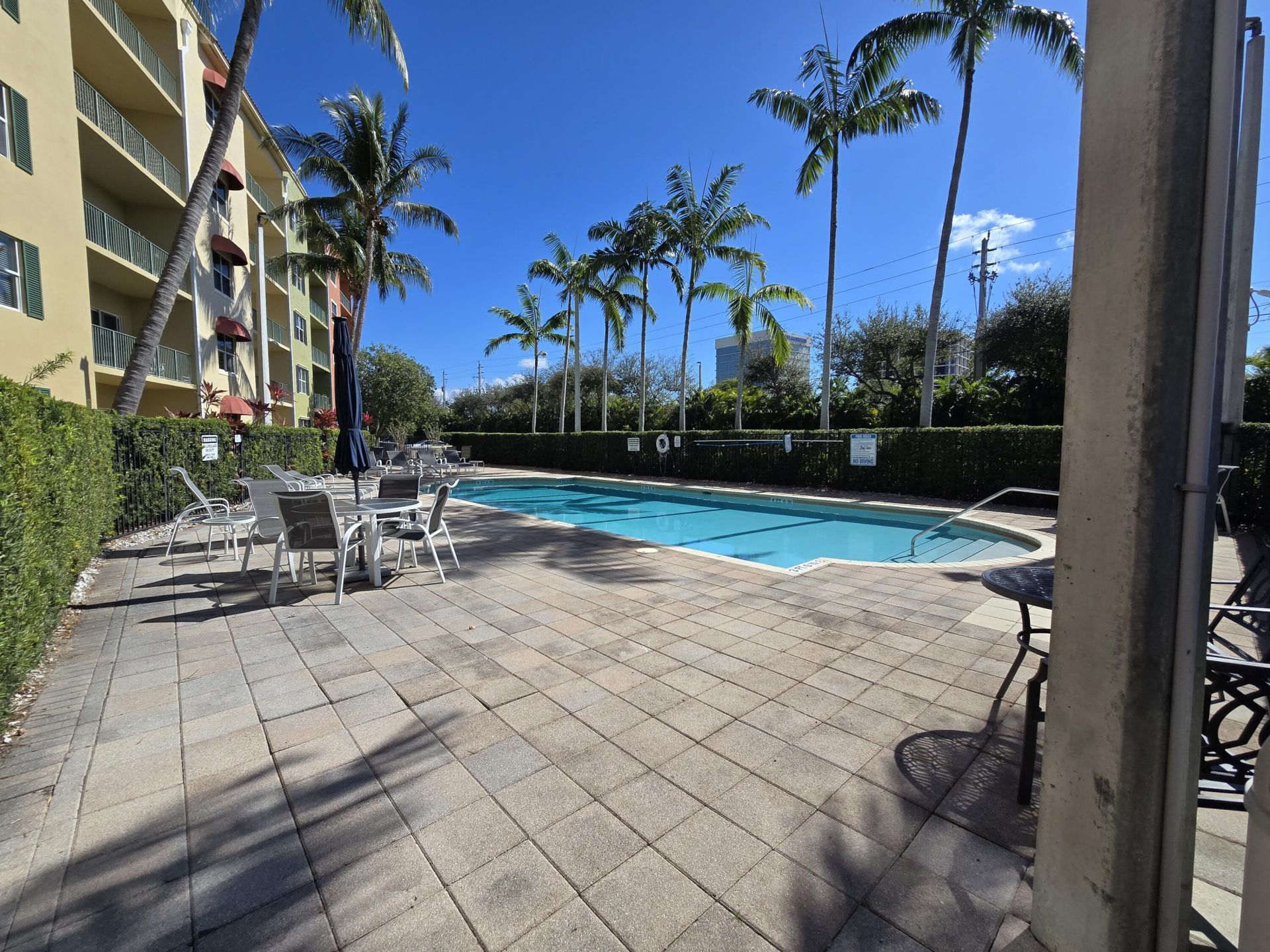 1640 Presidential Way, Unit 403, West Palm Beach, FL 33401 Photo