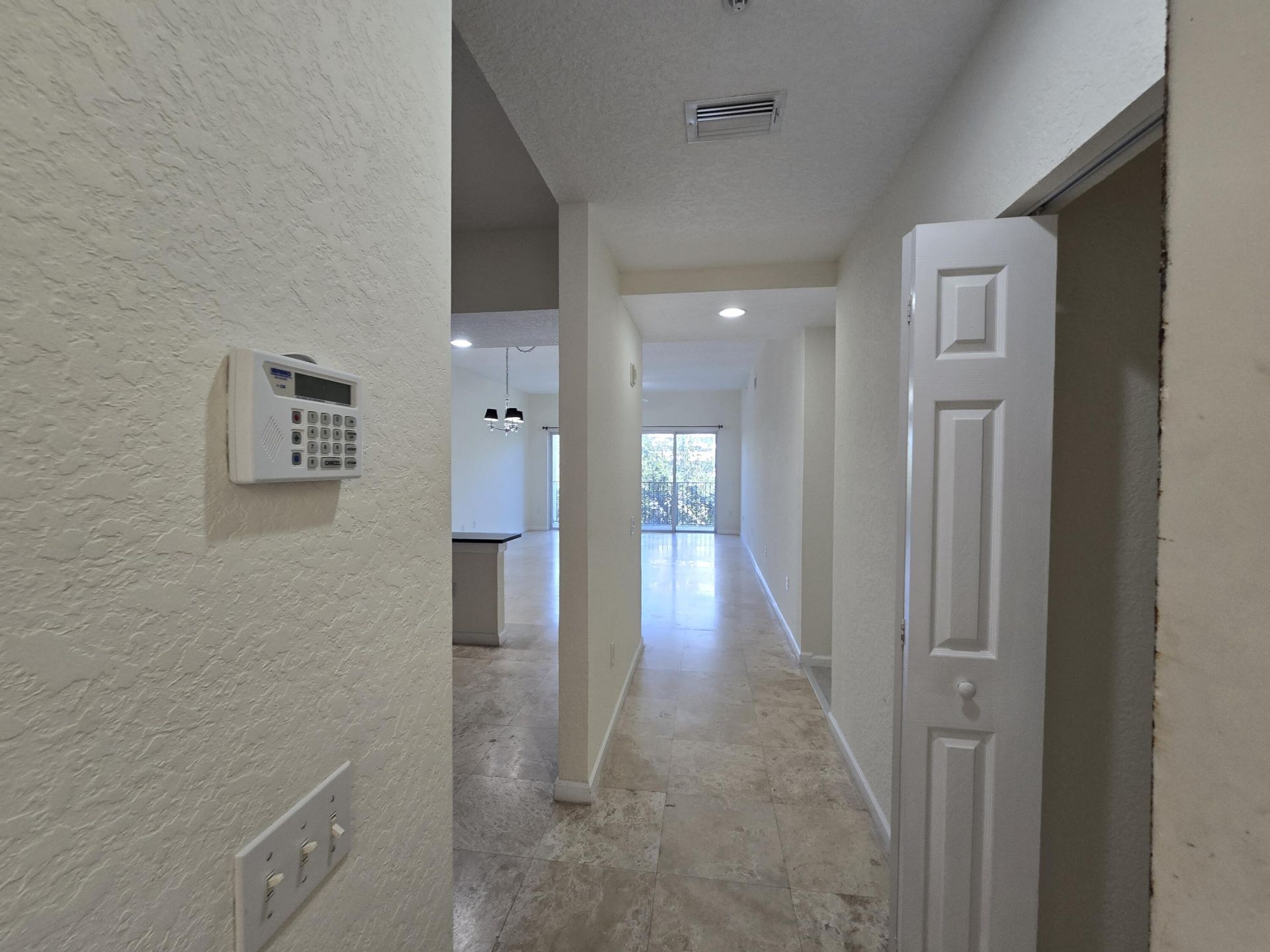 1640 Presidential Way, Unit 403, West Palm Beach, FL 33401 Photo
