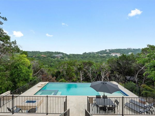 2711 Trail Of Madrones ST, Austin, TX 78746