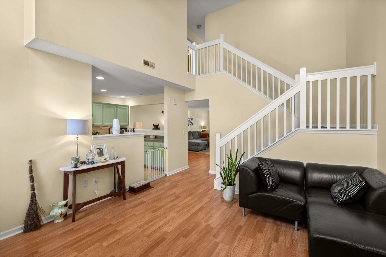 5231 Fernland Way Photo 13