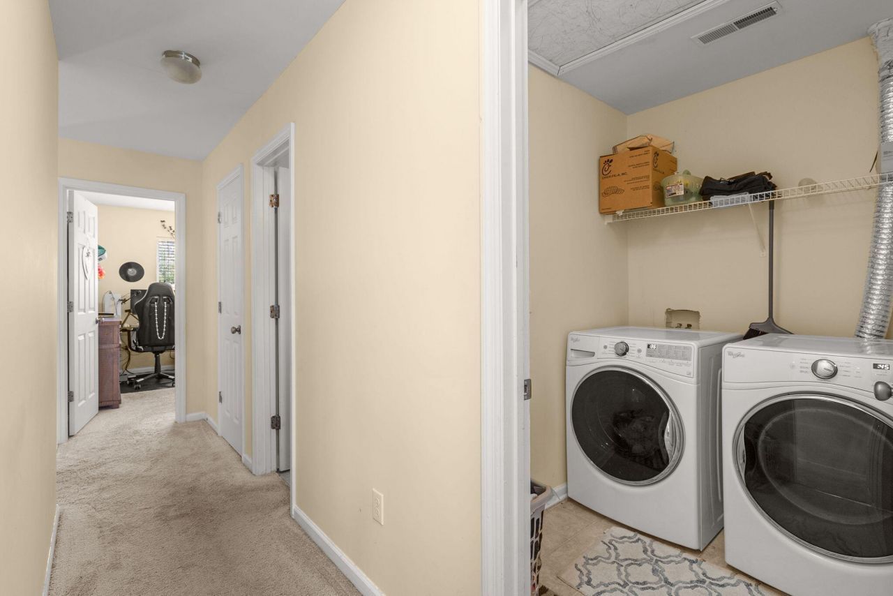 5231 Fernland Way Photo 18