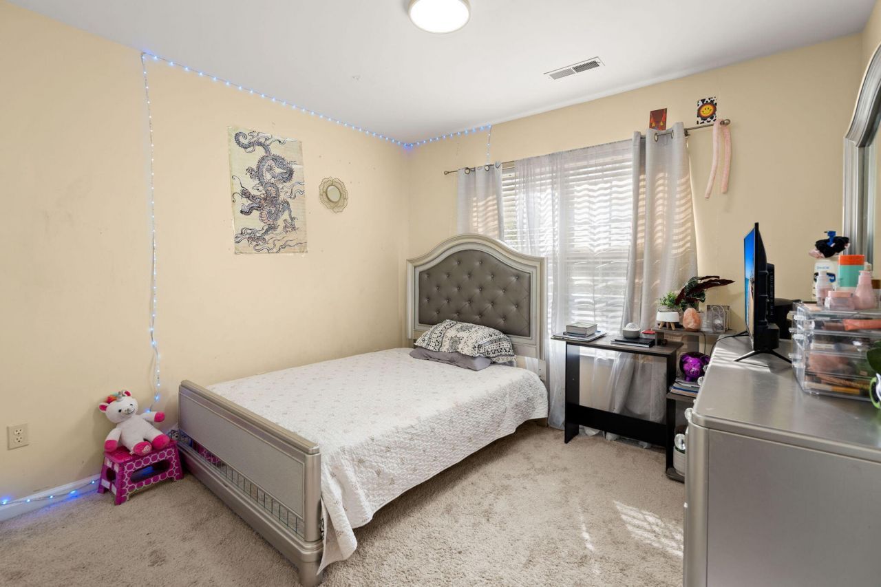 5231 Fernland Way Photo 19