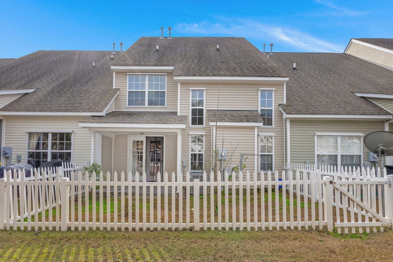 5231 Fernland Way Photo 24