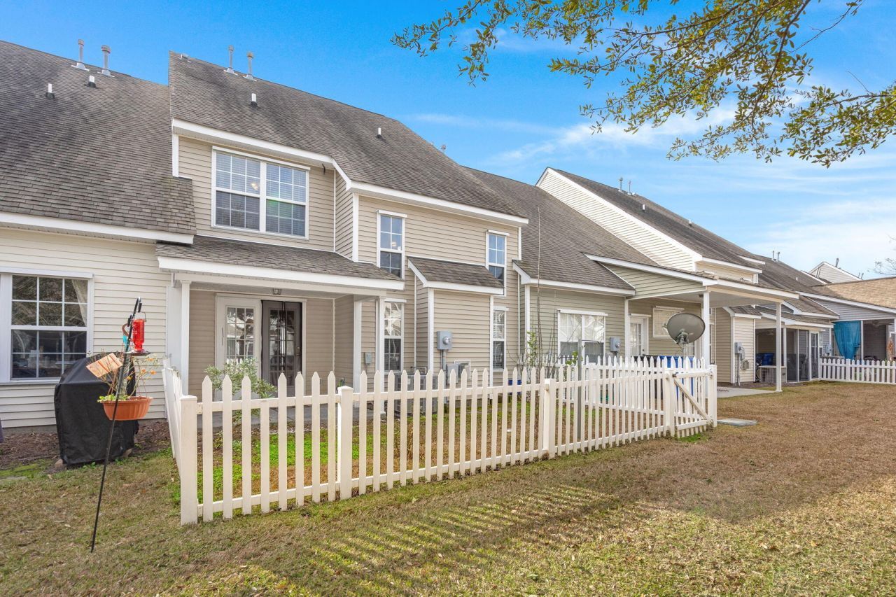 5231 Fernland Way Photo 25