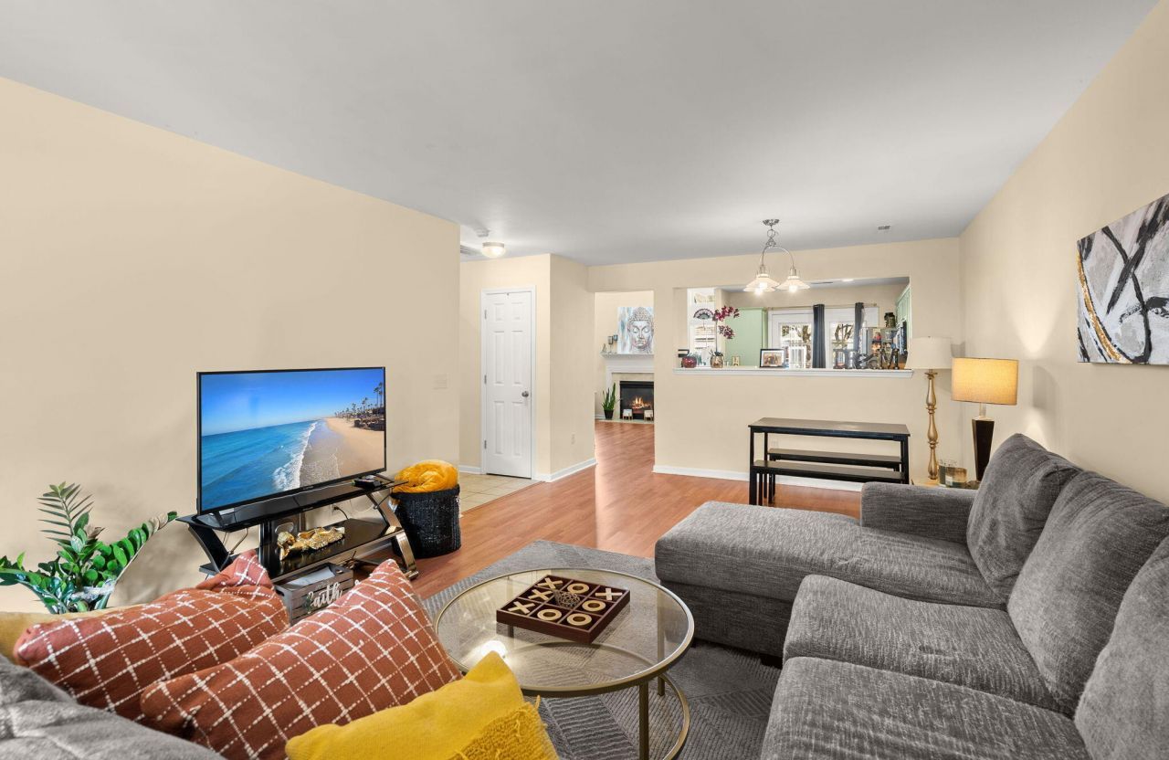 5231 Fernland Way Photo 4