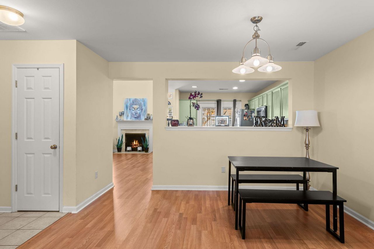 5231 Fernland Way Photo 6