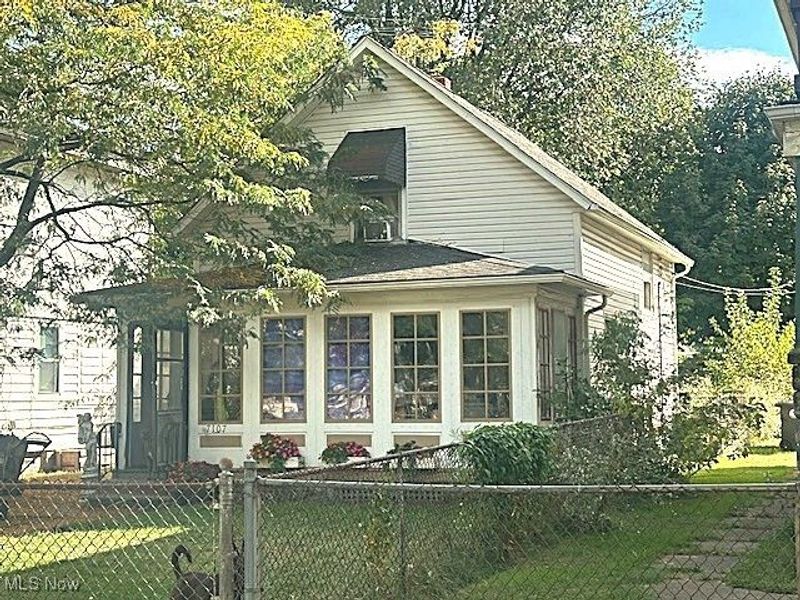 6812 Lawn Avenue, Cleveland, OH 44102 Photo 17