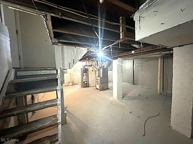 6812 Lawn Avenue, Cleveland, OH 44102 Photo 26