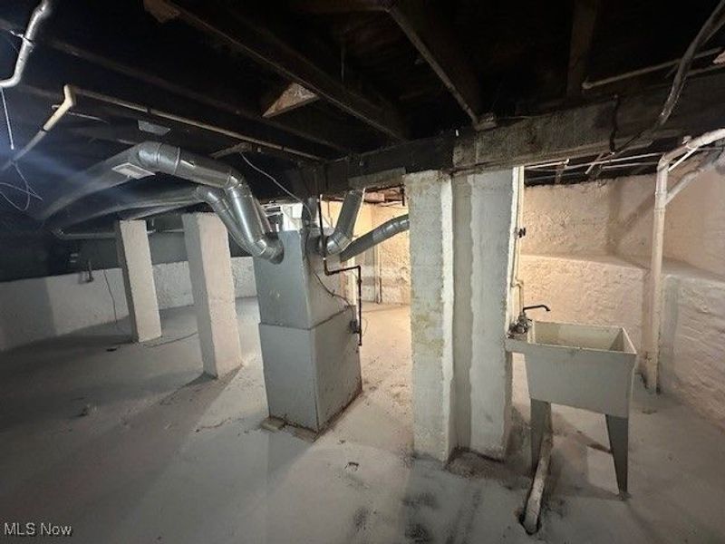 6812 Lawn Avenue, Cleveland, OH 44102 Photo 29