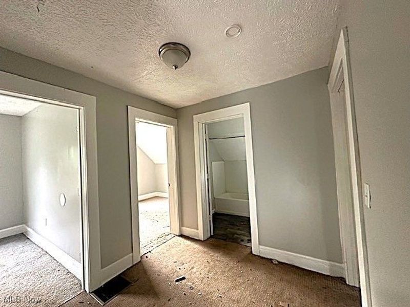 6812 Lawn Avenue, Cleveland, OH 44102 Photo 30