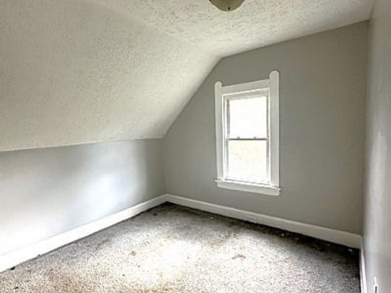 6812 Lawn Avenue, Cleveland, OH 44102 Photo 31