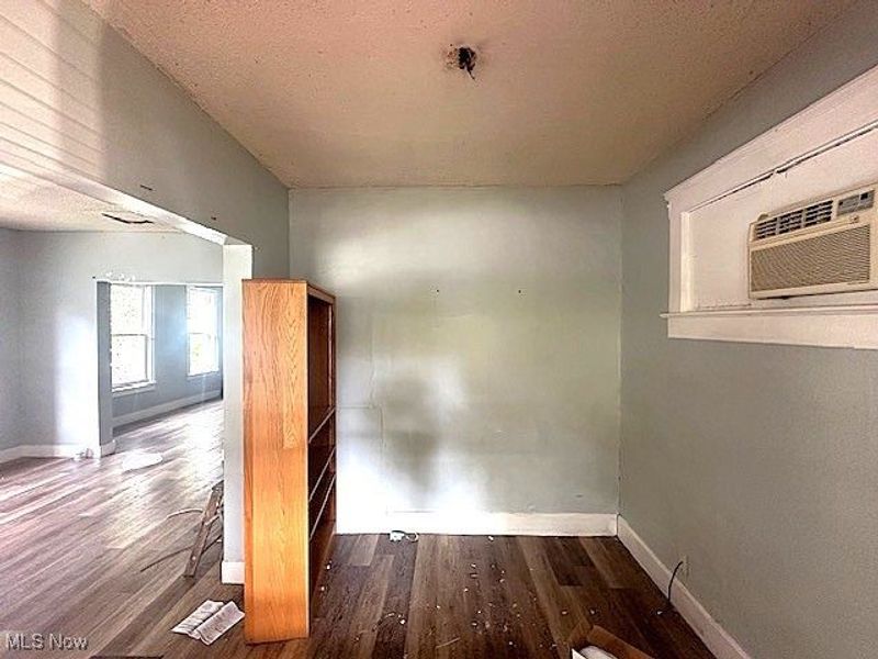 6812 Lawn Avenue, Cleveland, OH 44102 Photo 5