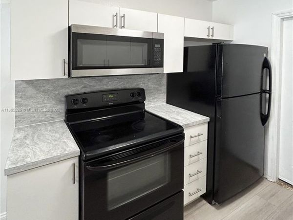 738 NE 86th St, Unit 6, Miami, FL 33138