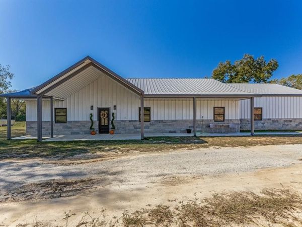 1600 County Road 2395, Alvord, TX 76225