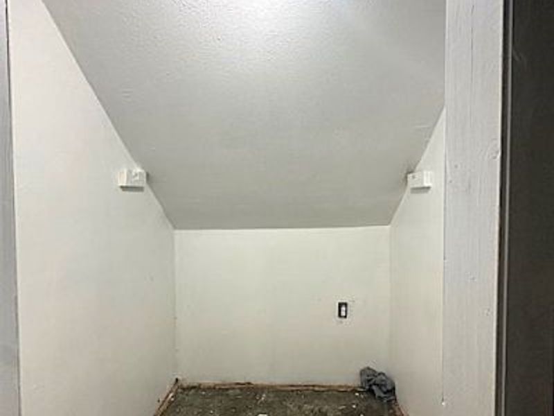 4429 Hyde Avenue, Cleveland, OH 44109 Photo 12