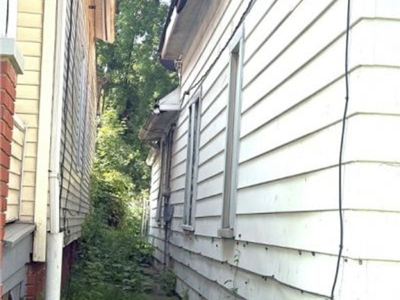 4429 Hyde Avenue, Cleveland, OH 44109 Photo 24