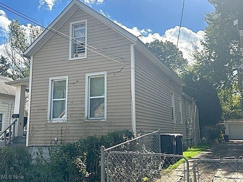 4429 Hyde Avenue, Cleveland, OH 44109 Photo 30