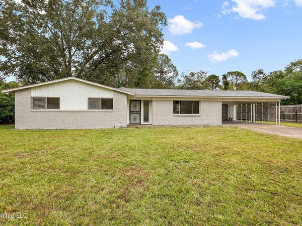 5256 Parkway Drive, Jackson, MS 39211