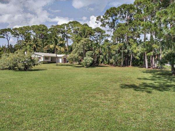 8855 N Bates Road, Palm Beach Gardens, FL 33418