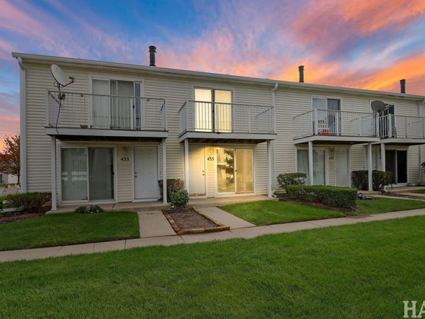 435 Meadow Green Lane, Round Lake Beach, IL 60073